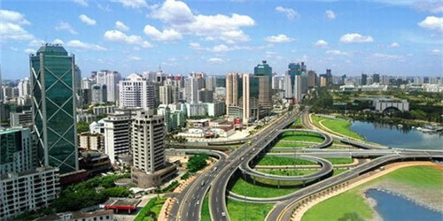 别让岁月坏了心肠是什么歌（别让岁月掩埋了你年少的胸怀什么意思）